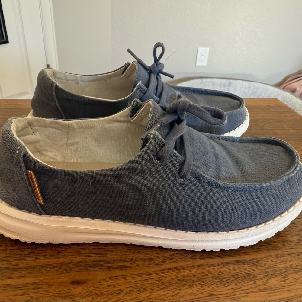 Women’s navy Hey Dude